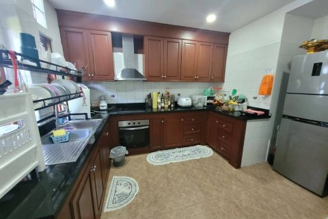 House in Kathu, Thailand 4 bedrooms № 173699 - photo 7