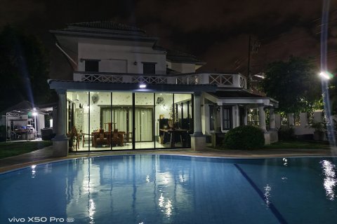 House in Kathu, Thailand 4 bedrooms № 173699 - photo 1