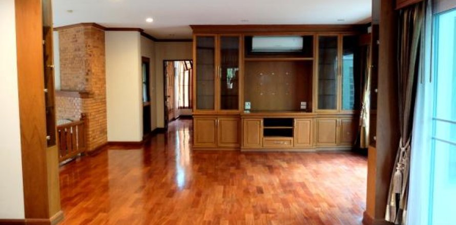 Дом в Чиангмае, Таиланд с 4 спальнями  № 162471