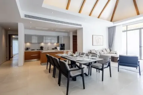 House in Bang Tao, Thailand 4 bedrooms № 176649 - photo 3