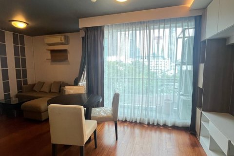 Condo in Watthana, Bangkok, Thailand, 2 bedrooms  № 151265 - photo 2
