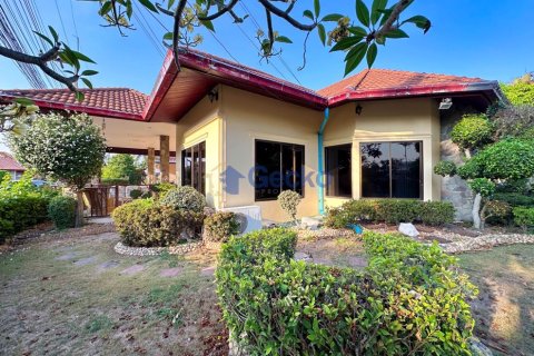House in Pattaya, Thailand 3 bedrooms № 197142