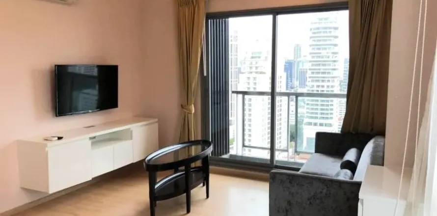 Studio in the Condo in Watthana, Bangkok, Thailand  № 156737