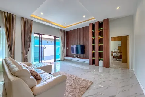 House in Pattaya, Thailand 3 bedrooms № 156735 - photo 5