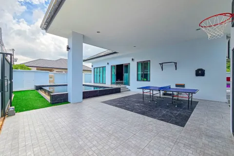 House in Pattaya, Thailand 3 bedrooms № 156735 - photo 2