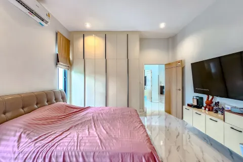 House in Pattaya, Thailand 3 bedrooms № 156735 - photo 23