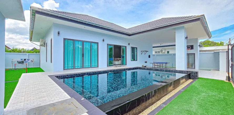 House in Pattaya, Thailand 3 bedrooms № 156735
