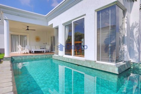 House in Pattaya, Thailand 3 bedrooms № 196574 - photo 4