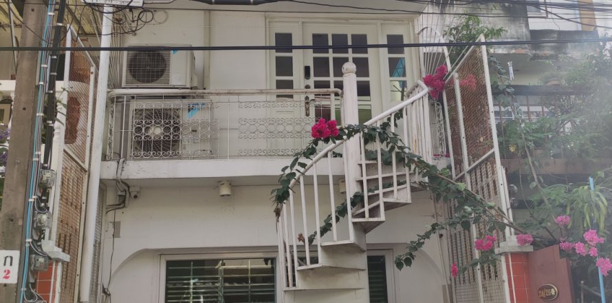 Таунхаус в Ваттхане, Бангкок, Таиланд с 3 спальнями  № 157928