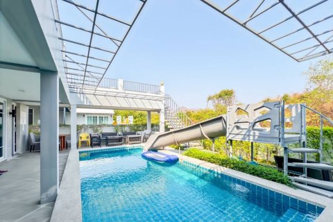 Villa in Cha-am, Thailand 3 bedrooms № 163841