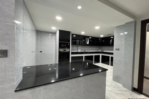 Townhouse in Bangkok, Thailand 6 bedrooms № 190443 - photo 6