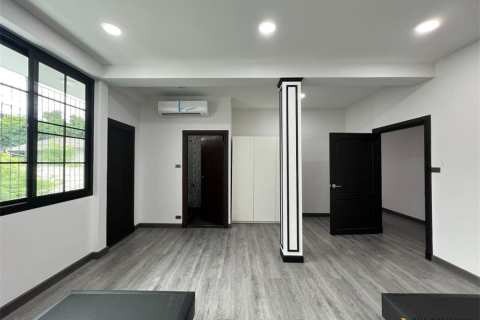 Townhouse in Bangkok, Thailand 6 bedrooms № 190443 - photo 14