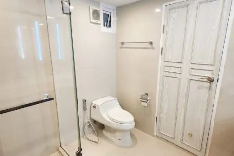 Eigentumswohnung in Huai Khwang, Bangkok, Thailand, 2 Schlafzimmer № 215871 - Foto 14