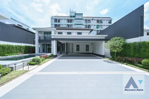 Maison à Samut Prakan, Thaïlande 4 chambres № 215875