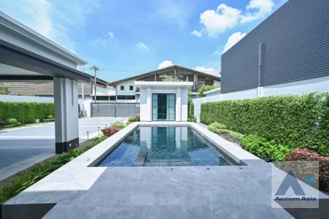 Haus in Samut Prakan, Thailand 4 Schlafzimmer № 215875 - Foto 2
