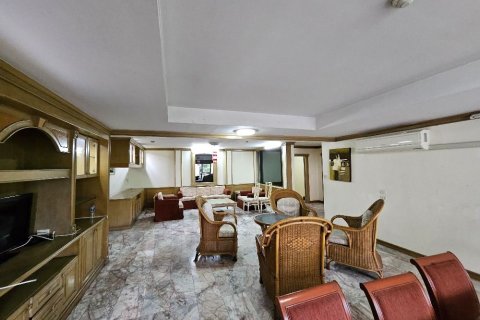 Кондоминиум с 3 спальнями в Ваттхане, Бангкок, Таиланд № 148583 - фото 2