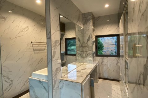 Villa in Kathu, Thailand 3 bedrooms № 152690 - photo 11