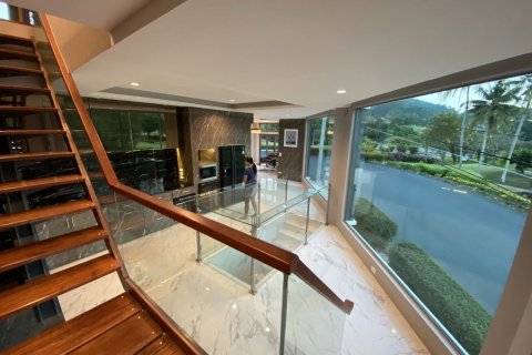 Villa in Kathu, Thailand 3 bedrooms № 152690 - photo 2