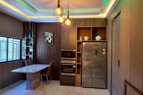 Villa in Pattaya, Thailand 6 bedrooms № 152689 - photo 7
