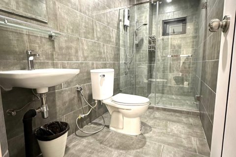 Propriété commerciale à Bang Kruai, Thaïlande № 169648 - photo 15