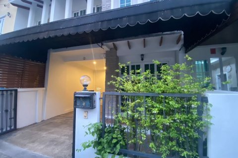 Таунхаус в Нонтхабури, Таиланд с 3 спальнями № 157077 - фото 2