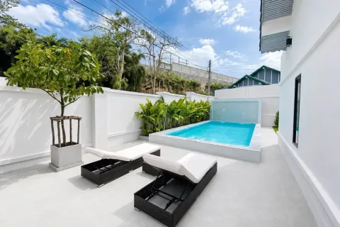 House in Pattaya, Thailand 3 bedrooms № 220554
