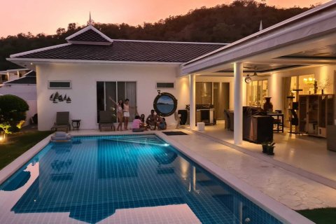 Вилла в Хуа Хине, Таиланд с 3 спальнями  № 139144 - фото 1