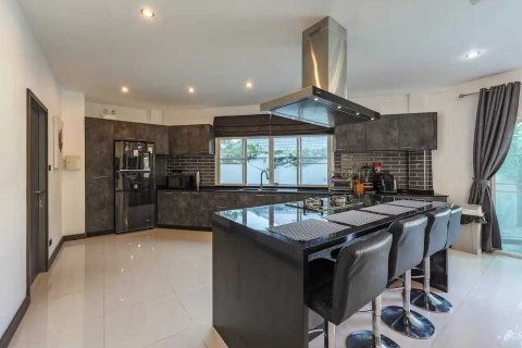 Villa in Phuket, Thailand 4 bedrooms № 155005 - photo 20