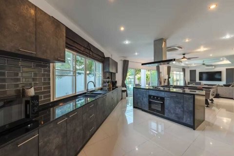 Villa in Phuket, Thailand 4 bedrooms № 155005 - photo 13
