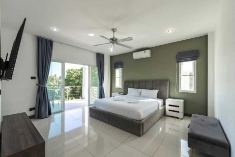 Villa in Phuket, Thailand 4 bedrooms № 155005 - photo 22