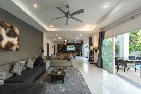 Villa in Phuket, Thailand 4 bedrooms № 155005 - photo 5