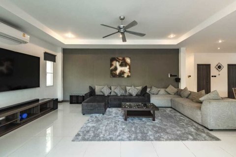 Villa in Phuket, Thailand 4 bedrooms № 155005 - photo 15