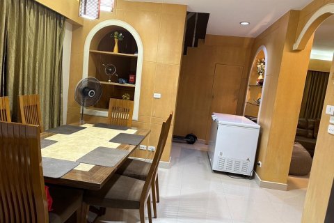 Duplex in Sam Phran, Thailand 4 bedrooms № 152907 - photo 4