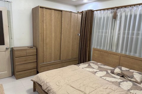 Duplex in Sam Phran, Thailand 4 bedrooms № 152907 - photo 6