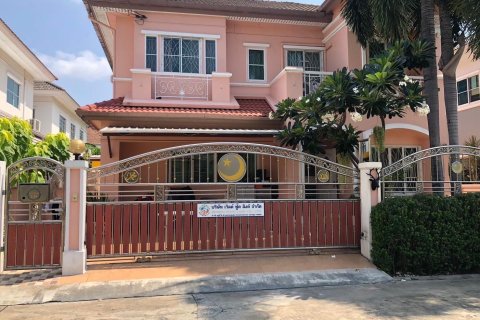 Duplex in Sam Phran, Thailand 4 bedrooms № 152907 - photo 1