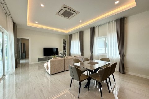Haus in Hua Hin, Thailand 3 Schlafzimmer № 220547 - Foto 4