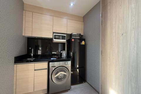 Condo in Khlong Toei, Bangkok, Thailand, 2 bedrooms  № 173616 - photo 8