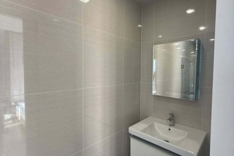 Condo in Khlong Toei, Bangkok, Thailand, 2 bedrooms  № 173616 - photo 11