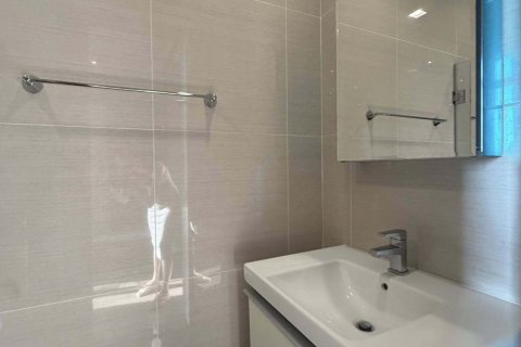 Condo in Khlong Toei, Bangkok, Thailand, 2 bedrooms  № 173616 - photo 12