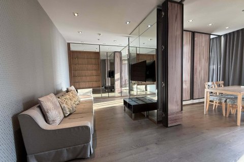 Condo in Khlong Toei, Bangkok, Thailand, 2 bedrooms  № 173616 - photo 1