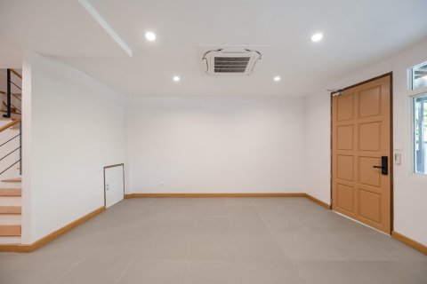 Дом в Лат Пхрау, Бангкок, Таиланд с 4 спальнями  № 173614 - фото 23