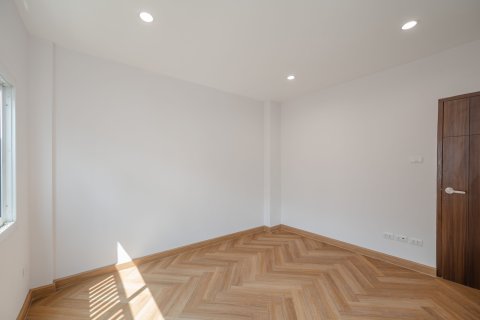 Дом в Лат Пхрау, Бангкок, Таиланд с 4 спальнями  № 173614 - фото 19