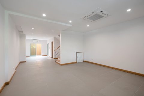 Дом в Лат Пхрау, Бангкок, Таиланд с 4 спальнями  № 173614 - фото 21