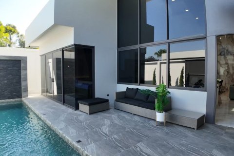 House in Pattaya, Thailand 3 bedrooms № 156341 - photo 16