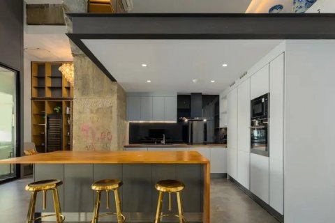 Condo in Bangkok, Thailand, 3 bedrooms  № 143082 - photo 11