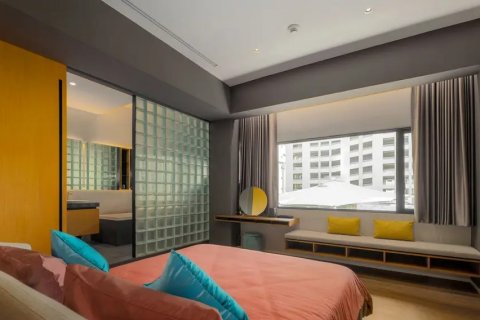 Condo in Bangkok, Thailand, 3 bedrooms  № 143082 - photo 16