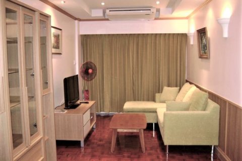 Condo in Bangkok, Thailand, 1 bedroom  № 143348 - photo 1