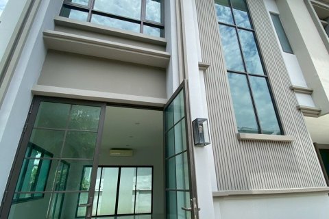 Maison à Khlong Luang, Thaïlande 3 chambres № 158037