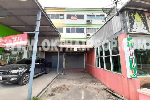Townhouse in Bang Bua Thong, Thailand 3 bedrooms № 155117 - photo 1