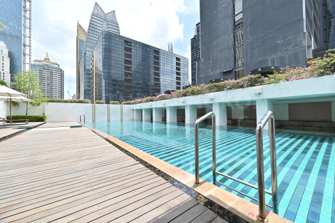 Condo in Bangkok, Thailand, 5 bedrooms  № 194628 - photo 9